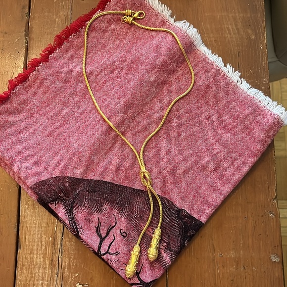 Gold-like beautiful costume necklace with knot - Picture 6 of 6